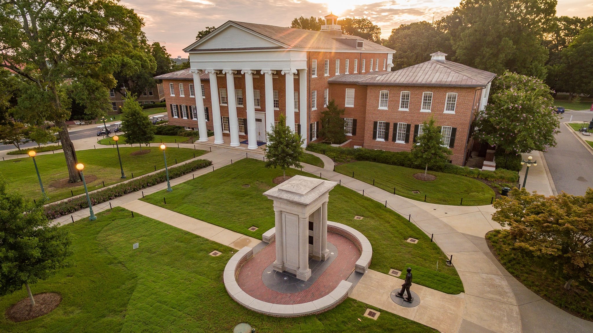 The University of Mississippi: UNIVERSITY'S 2024 COMMON READ BOOK TEACHES HAPPINESS